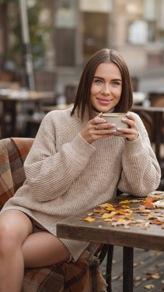 3. Свитер + листья